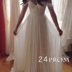 White A-Line Chiffon Long Prom Dress